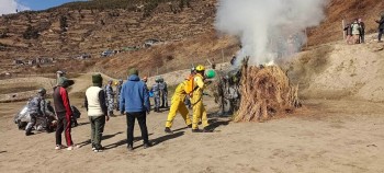 हुम्लामा आगलागि नियन्त्रण सम्बन्धि ससस्त्र प्रहरी बलद्धारा डेमो प्रदर्शन ।